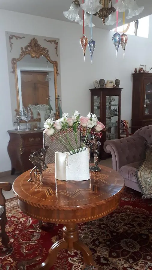 Chez Celine Bed & Breakfast Sens-de-Bretagne 0*,
