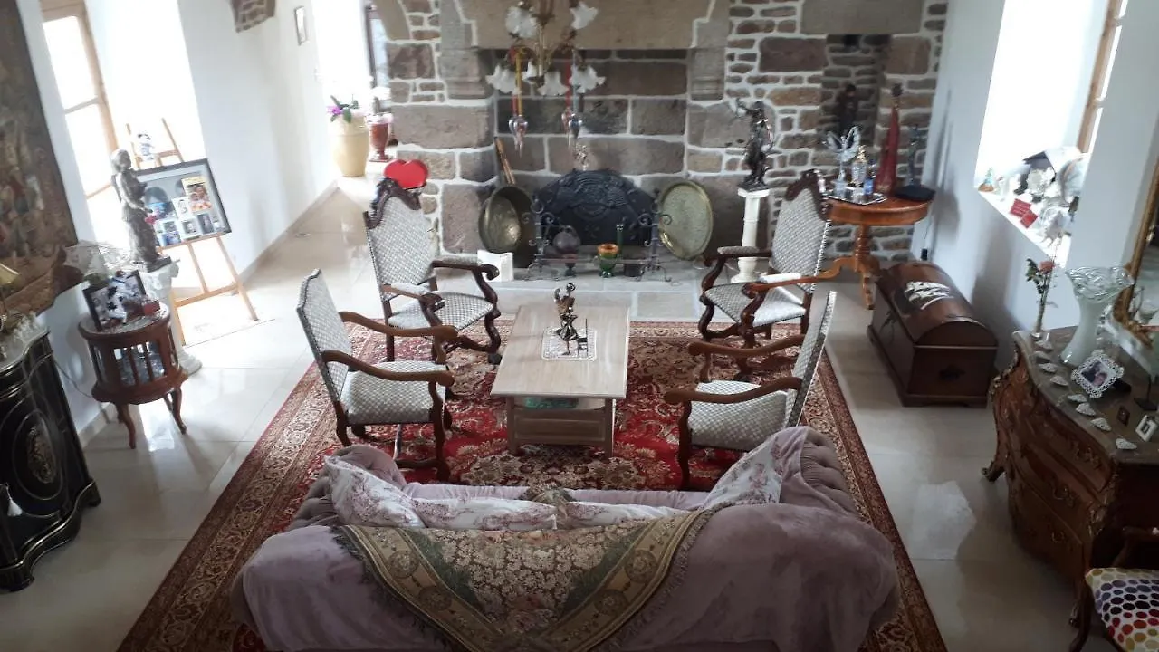 Chez Celine Bed & Breakfast Sens-de-Bretagne 0*,