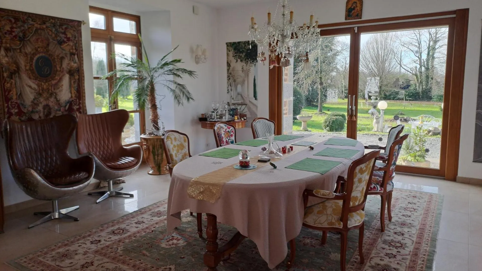Chez Celine Bed & Breakfast Sens-de-Bretagne 0*,  France